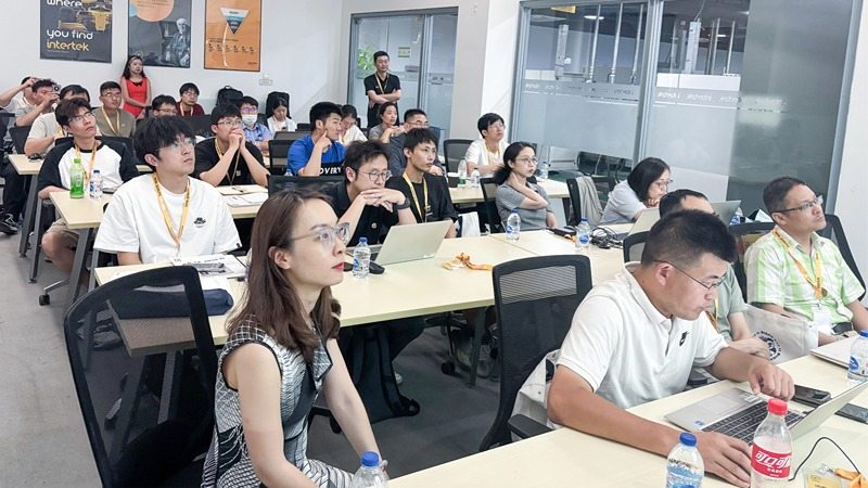 汽車材料耐候老化與光照測(cè)試技術(shù)培訓(xùn)現(xiàn)場(chǎng)照片3